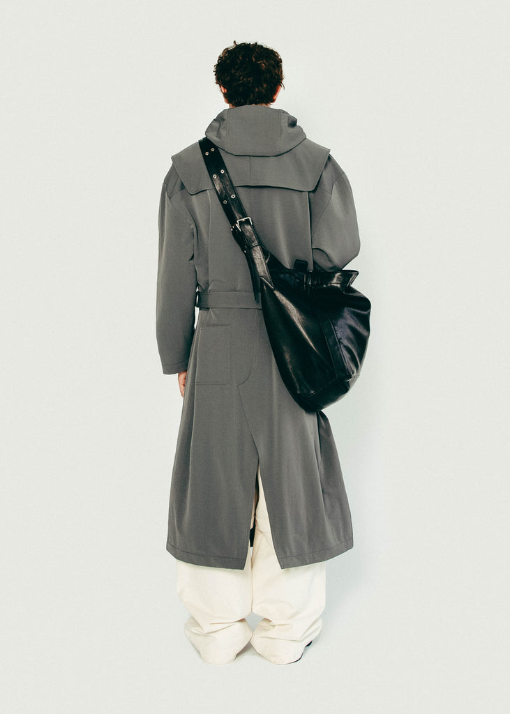 THE BULL BAG in black faux leather 
