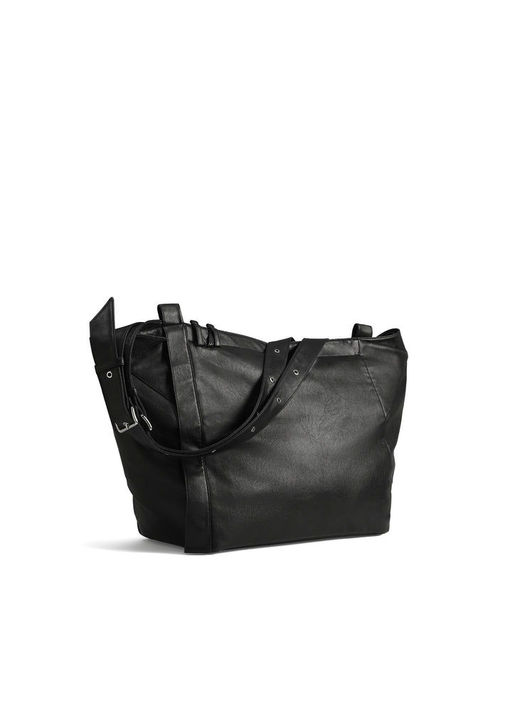 THE BULL BAG in black faux leather 
