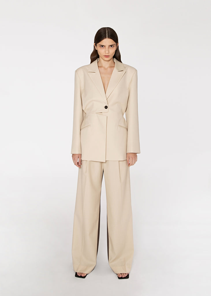 Waist-Pleated Blazer in Beige 