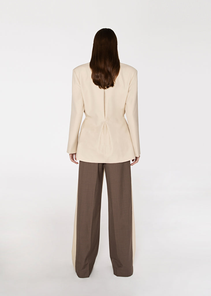 Waist-Pleated Blazer in Beige 