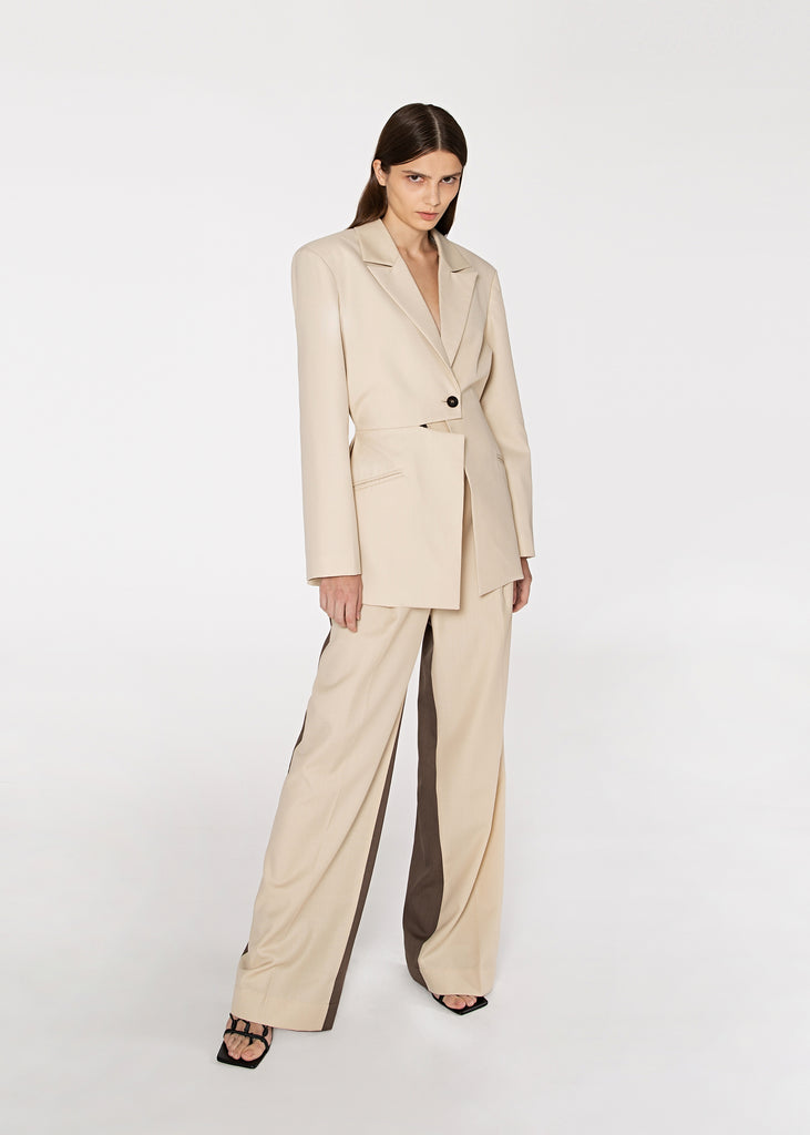 Waist-Pleated Blazer in Beige 