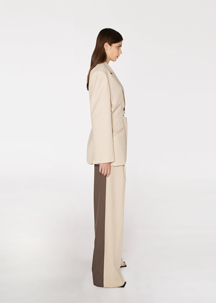 Waist-Pleated Blazer in Beige 