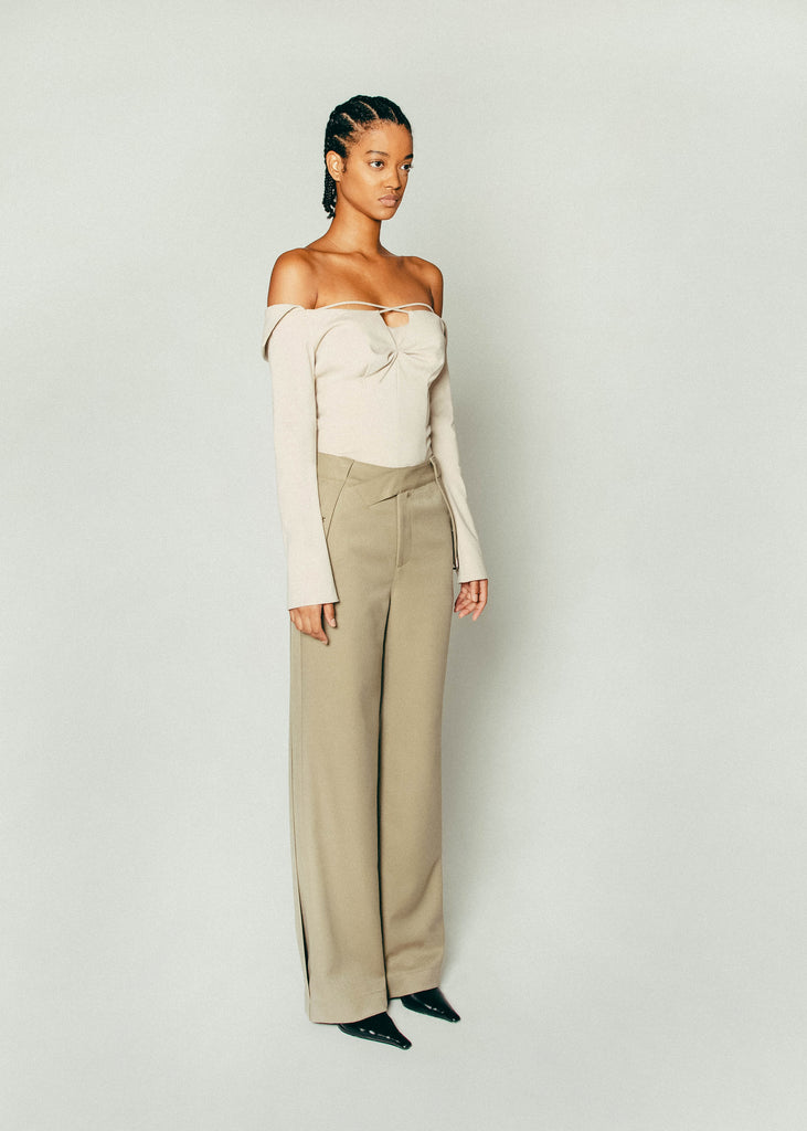 Back-Cape Trousers in Khaki | MICHMIKA