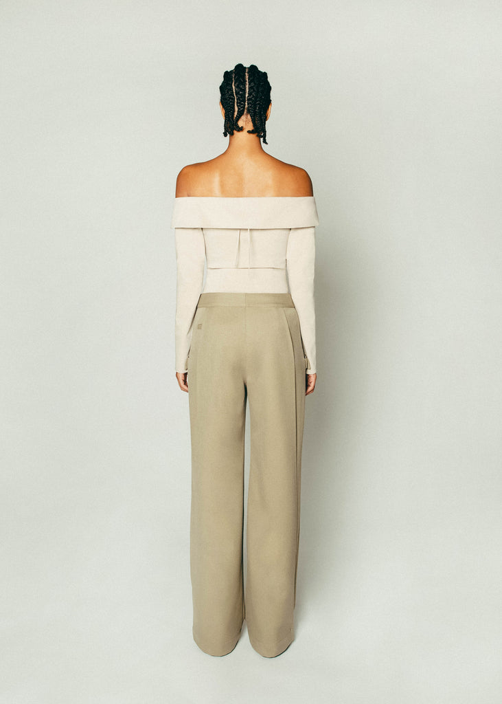 Back-Cape Trousers in Khaki | MICHMIKA